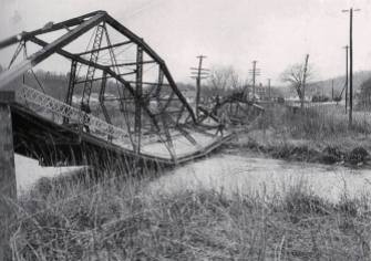 West bridge hit by truck, 1949